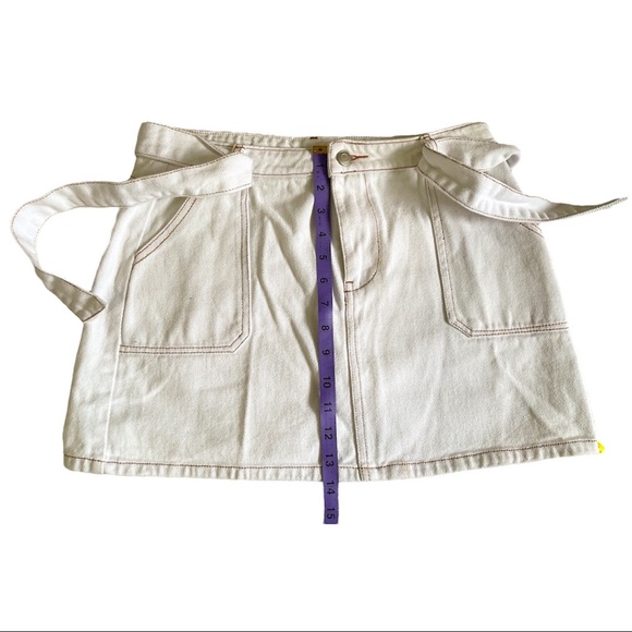 NWOT Lulu’s Beeler White Belted Denim Mini Skirt - Picture 11 of 15